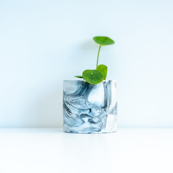 White Water Medium Resin Pot